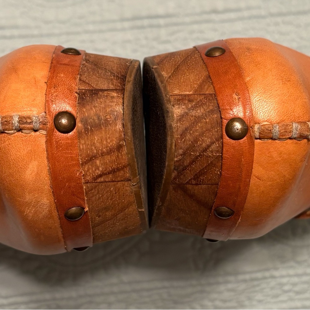 Women’s Clogs Shoes - Picture 5 of 7